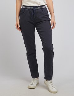 Foxwood Slyvia Jogger-style-MCRAES