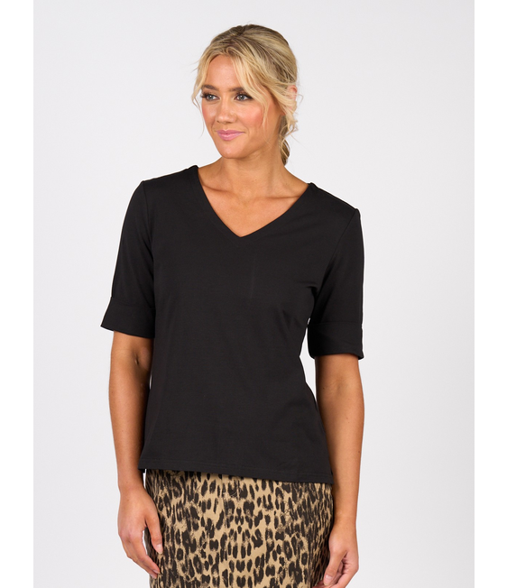 Vassalli V Neck Tee