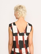 Foil Sleeveless Pleat Back Linen Top