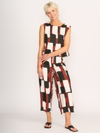 Foil Sleeveless Pleat Back Linen Top