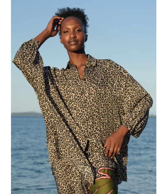 Curate Anything But Ordinary Shit