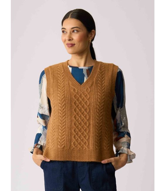 Memo Cable Knit Vest