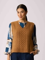 Memo Cable Knit Vest