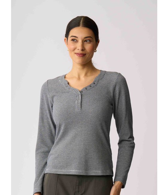 Esplanade Snappy V Henley Top