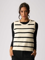 Oh Three Constrast Cable Knit Vest