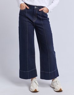 ELM Ando Pint Tuck Jean-style-MCRAES