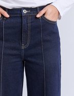 ELM Ando Pint Tuck Jean