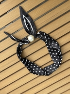 Antler Pearl Fasten Neck Scarf