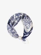 Antler Pearl Fasten Neck Scarf