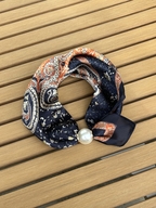 Antler Pearl Fasten Neck Scarf