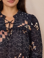 Design Nation Stash Top