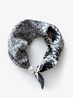 Antler Pearl Fasten Neck Scarf-style-MCRAES