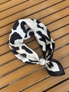 Antler Pearl Fasten Neck Scarf-style-MCRAES