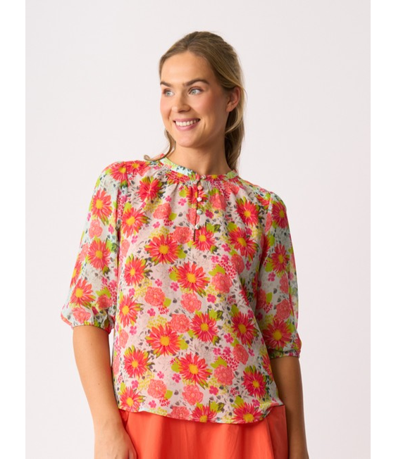 Memo Scoop Neck Blouse